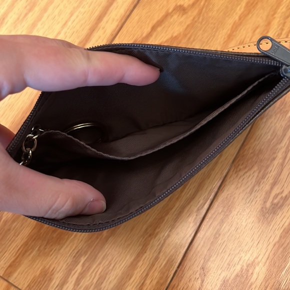 Dooney and Bourke wallet - Picture 3 of 3